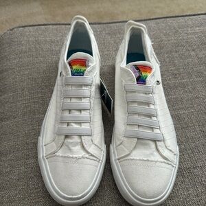 Blowfish White Canvas Women’s Sneakers NWT 8.5 Rainbow